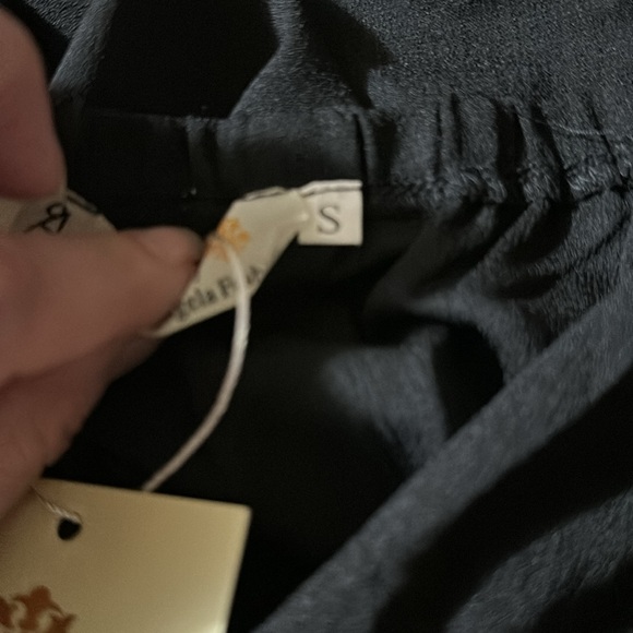 NWT Avallable by Angel Fashion - Picture 5 of 7